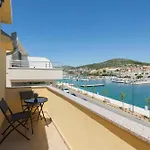 Πανσιόν Mediteran 4*