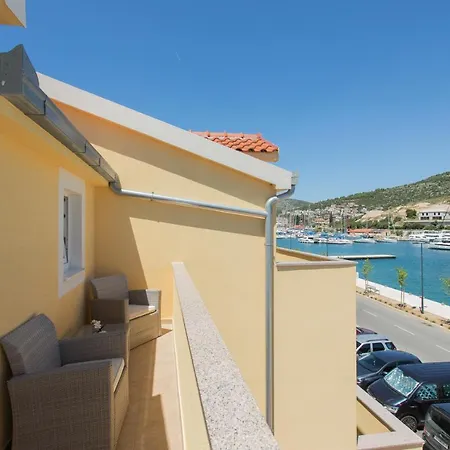 بيت ضيافة Mediteran 4*