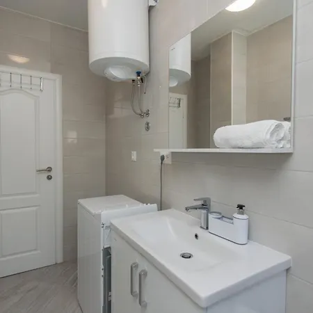 Mediteran מרינה