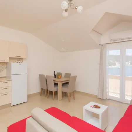 Mediteran בית הארחה