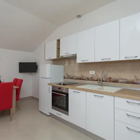 Mediteran מרינה