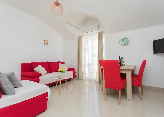 Mediteran בית הארחה