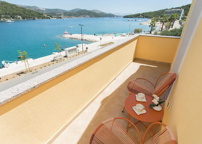 Mediteran בית הארחה